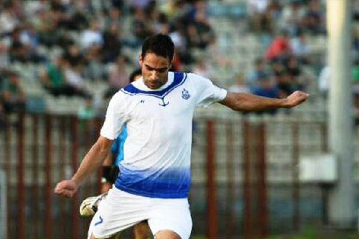 بازیکن مدنظر پرسپولیس: تا فردا تیم جدیدم را معرفی می کنم