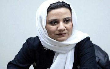 بی نمک مقابل دوربین می رود