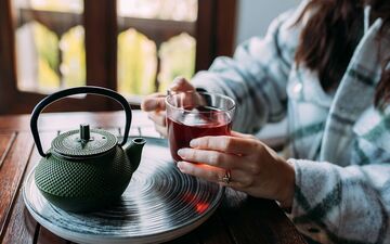 نوشیدن منظم چای، سلاحی در برابر پوکی استخوان در زنان