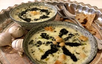 طرز تهیه آش دوغ مازندرانی مرحله به مرحله