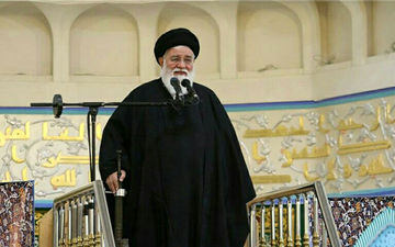 امام جمعه مشهد: حذف ایران از بازار نفت پرهزینه خواهد بود