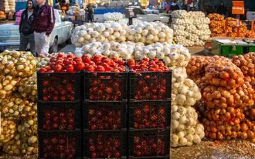 
پیاز و گوجه‌فرنگی ارزان می‌شود؟
