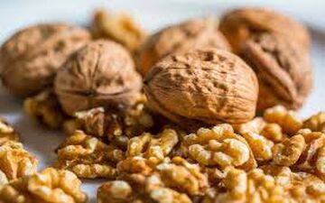 فکرش را می کردید گردو تا این حد برای سرفه مفید باشد؟