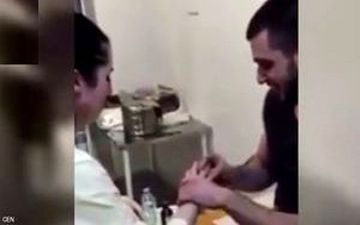 جنجالی ترین خواستگاری از خانم پرستار / او حلقه نامزدی را در شکم بیمار عاشق پیدا کرد