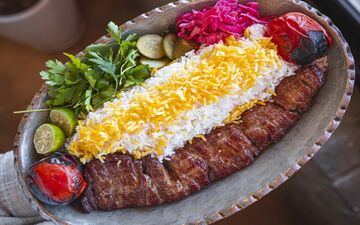 کباب برگ؛ غذای اصیل ایرانی برای مهمانی‌های رسمی