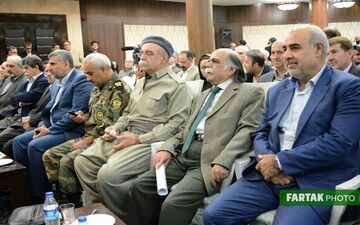 تصاویر بسیار دیدنی از آیین نکوداشت دکتر محمد علی سلطانی و رونمایی از کتاب ارجنامه سلطانی در هتل پارسیان