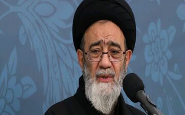 دشمن با تمرکز بر روی هنرمندان در صدد پیاده‌سازی اهداف جنگ نرم خود است