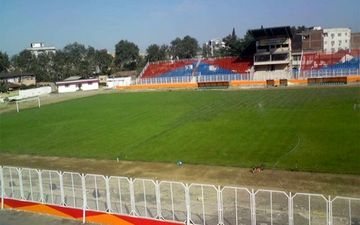 آخرین وضعیت ورزشگاه وطنی در آستانه دیدار نساجی و پرسپولیس/ بازدید مجدد از زمین استادیوم قائمشهر