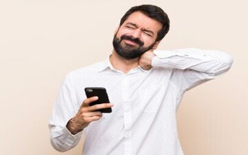 شاید باورتان نشود موبایل این کار را با بدن شما میکند!