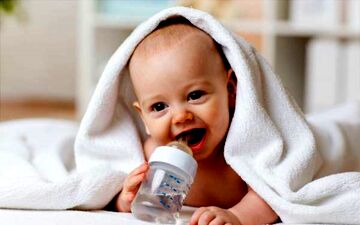 تا چند ماهگی به نوزاد آب ندهیم ؟