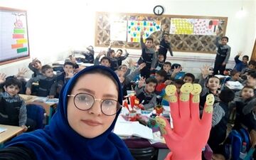 ممنوعیت استخدام افراد عینکی در آموزش و پرورش لغو شد
