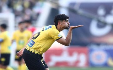 تغییر اجباری در قلب دفاع سپاهان مقابل هوادار!
