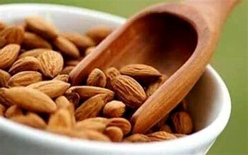 آشنایی با فواید مصرف روزانه بادام