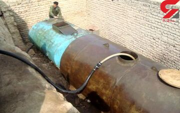 کشف تانکر سوخت قاچاق از زیر زمین یک خانه در همدان