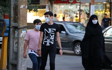 شیوه برخورد‌‌ پلیس با بی‌ماسک‌ها در اصناف و بازار
