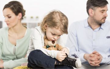 بدگویی از همسر جلو بچه ممنوع| آسیب های جدی این اشتباه را بشناسید! این مطلب رو حتما بخون