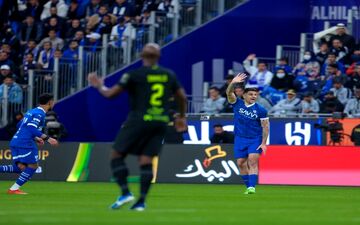 مصدومیت میتروویچ در آستانه بازی با پرسپولیس؛ زنگ خطر برای الهلال

