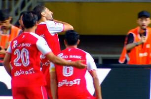 گل اول پرسپولیس به استقلال با ضربه محمدمهدی محبی + ویدیو