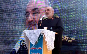 برای ساختن ‌کشور عجله داریم