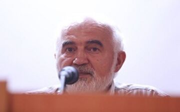 احمد توکلی: حقوق‌های نجومی هنوز برنگشته است 
