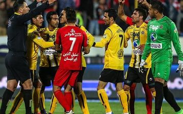 دیروز اشتباه داور نتیجه را به نفع پرسپولیس تمام کرد/ با گزینه‌های استقلال مذاکره کردیم