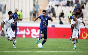 تساوی بدون گل استقلال و پیکان در پایان نیمه اول
