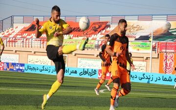 سپاهان با شکست مقابل مس به رختکن رفت