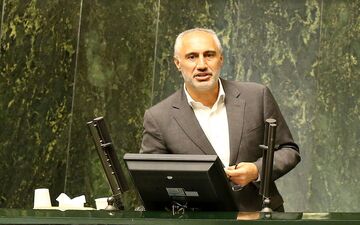 پورمحمدی: واردات ۶ میلیارد دلاری بنزین از بودجه نان، دارو و بنیه دفاعی مردم می‌کاهد