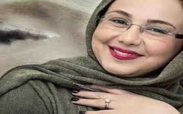 بهنوش بختیاری به همراه خواهر و مادرش