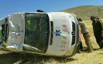 آمبولانس حامل مصدوم آتش گرفت