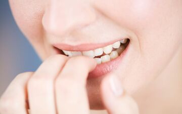 ناخن هایتان را می جوید؟ پس این مطلب را بخوانید!