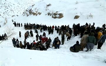  ۱۴ ‌کوله‌بر‌ گرفتار در برف ‌و کولاک سقز نجات یافتند ‌/ ‌مفقودی ۲۳ ‌کوله‌بر صحت ندا‌رد