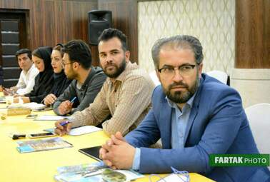  نشست هم‌اندیشی تورلیدرها برای جذب گردشگر  در سالن آناهیتا هتل پارسیان کرمانشاه 