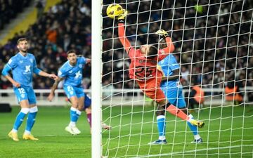 بارسلونا 3-2 آلمریا: فرار از بحران به لطف قعرنشین لالیگا