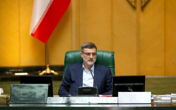 اعضای کمیسیون بهداشت مجلس ازحوزه‌های برگزاری کنکور بازدید می‌کنند
