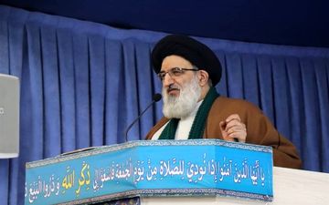 واکنش شدید امام جمعه کرج به طرح مذاکره مجدد با آمریکا