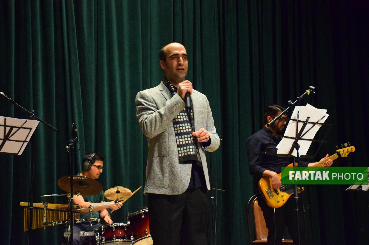 آخرین کنسرت سال در همدان / با اجرای گروه چکاد و با صدای هنرمند مردمی «کاظم مرادی»
