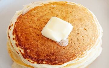 خوشمزه ترین صبحانه دنیا | طرز تهیه پنکیک بدون شیر