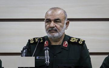 سرلشکر سلامی: تمدن غرب شهید چمران را مرعوب نکرد