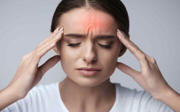حساسیت به نور می‌تواند نشانه‌ای از میگرن باشد