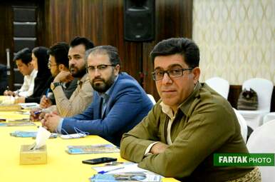  نشست هم‌اندیشی تورلیدرها برای جذب گردشگر  در سالن آناهیتا هتل پارسیان کرمانشاه 