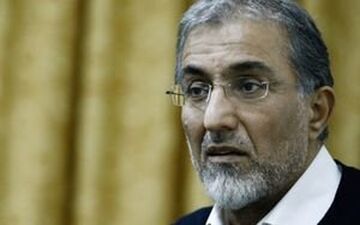 راغفر: نشانه‌ها خبری از بهبود اقتصاد کشور نمی‌دهد
