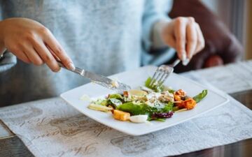 راه چاره فوری رفع نفخ شکم هنگام خواب