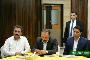  نشست هم‌اندیشی تورلیدرها برای جذب گردشگر  در سالن آناهیتا هتل پارسیان کرمانشاه 