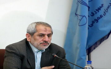 مجموع پول‌هایی که برداشته‌اند ۲۲ میلیون یورو و ۱۵ میلیون دلار است
