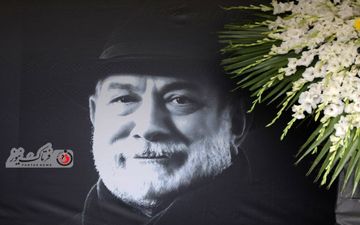 علت پوشش سفید این دو بازیگر در مراسم آتیلا پسیانی چه بود؟|لباس رامبد جوان و صابر ابر خبرساز شد