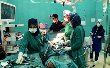 عمل جراحی حساس و نادر در کمتر از 27 دقیقه / حال پیرزن چطور است؟
