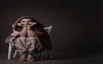 سلفی آینه ای شیوا ابراهیمی در کافه امجدیه