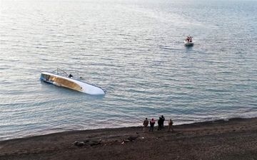 ناپدید شدن ۳۹ نفر در حادثه واژگونی قایق در سواحل فلوریدا