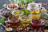 عوارض پنهان دمنوش‌ها؛ چای گیاهی همیشه هم بی‌خطر نیست